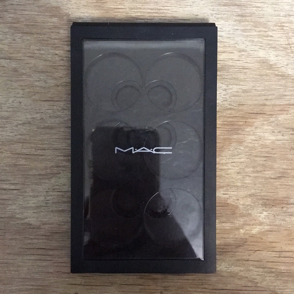 FREE MAC empty palette and 6 pan eyeshadow slot